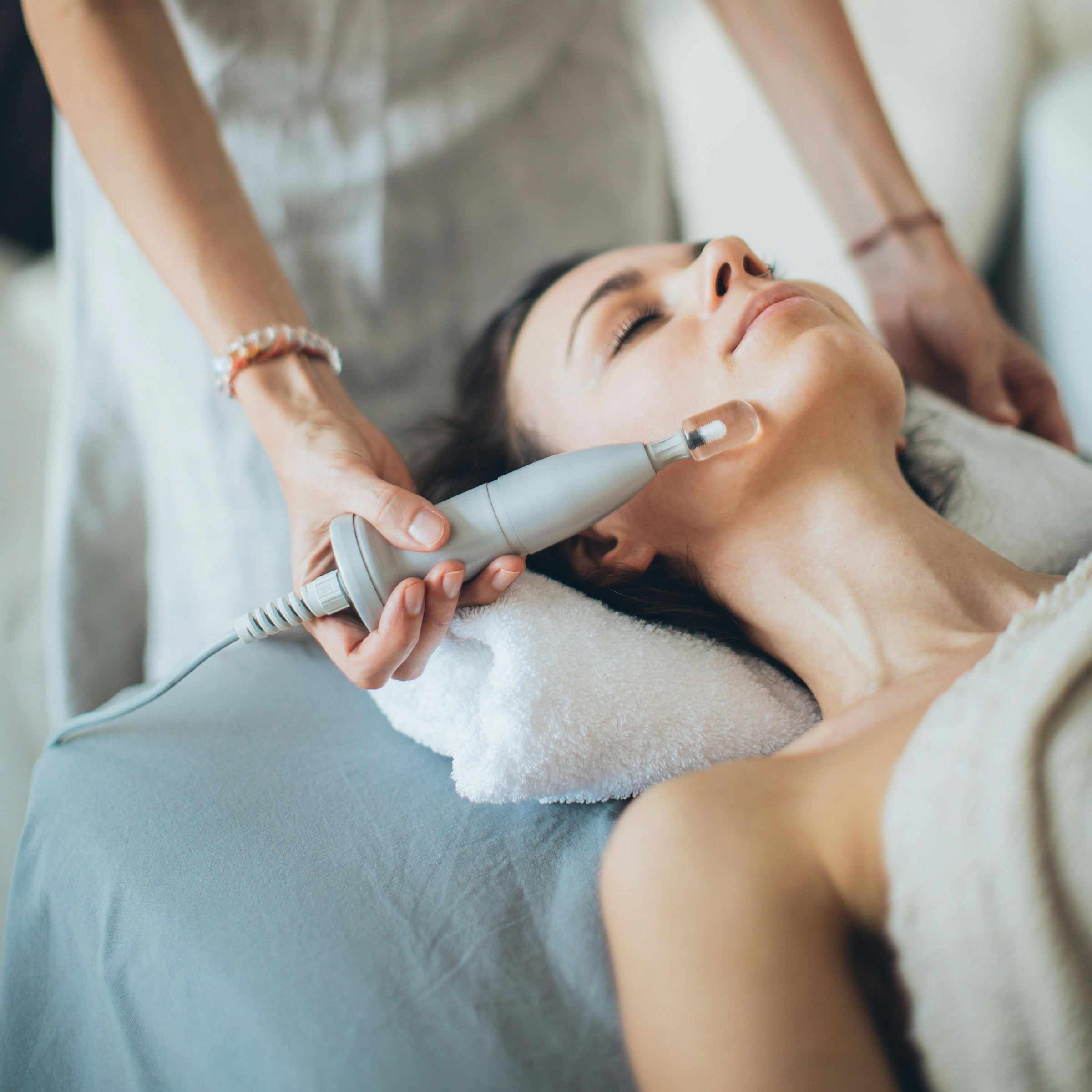 Ošetření Dermosomem problematická pleť se sklony k akné