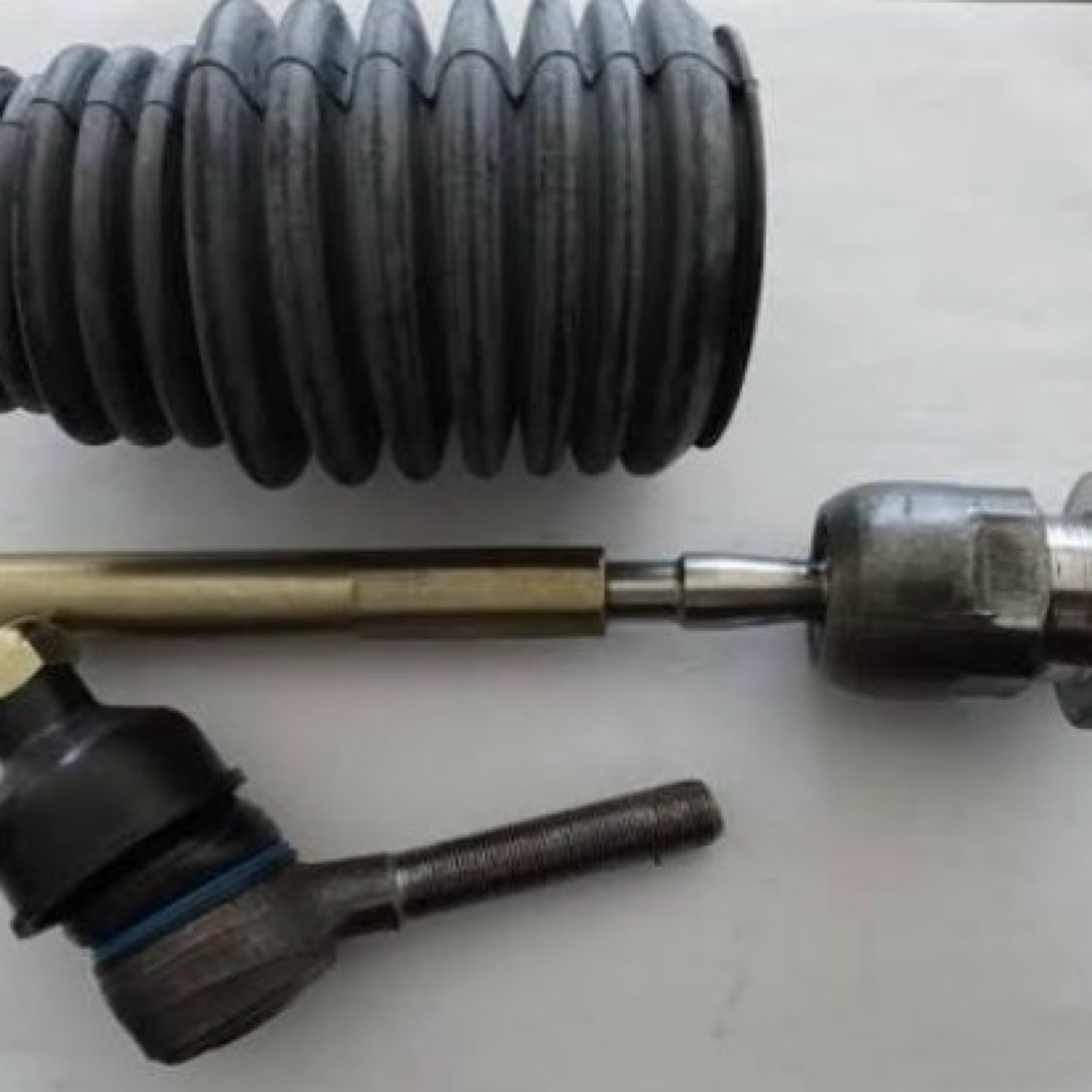 Cambio de rotula de dirección o axial.