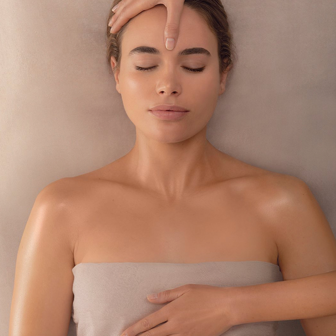 75 minut kosmetického ošetření + 60 minut relaxační masáže