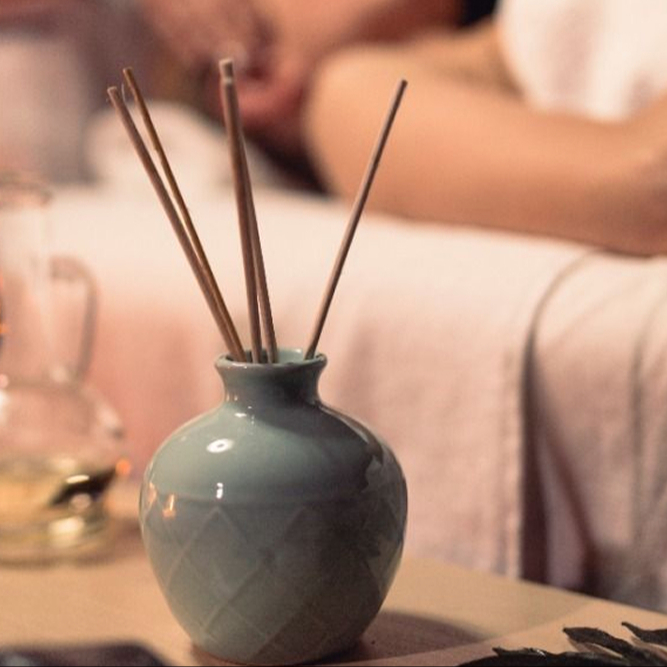 Aroma olejová masáž (s termoforem) - 120 minut