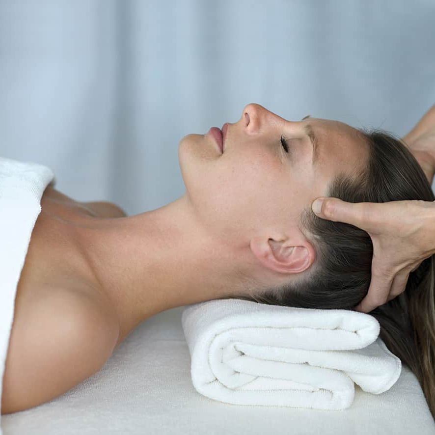 Massage du crâne (réflexologie et modelage)