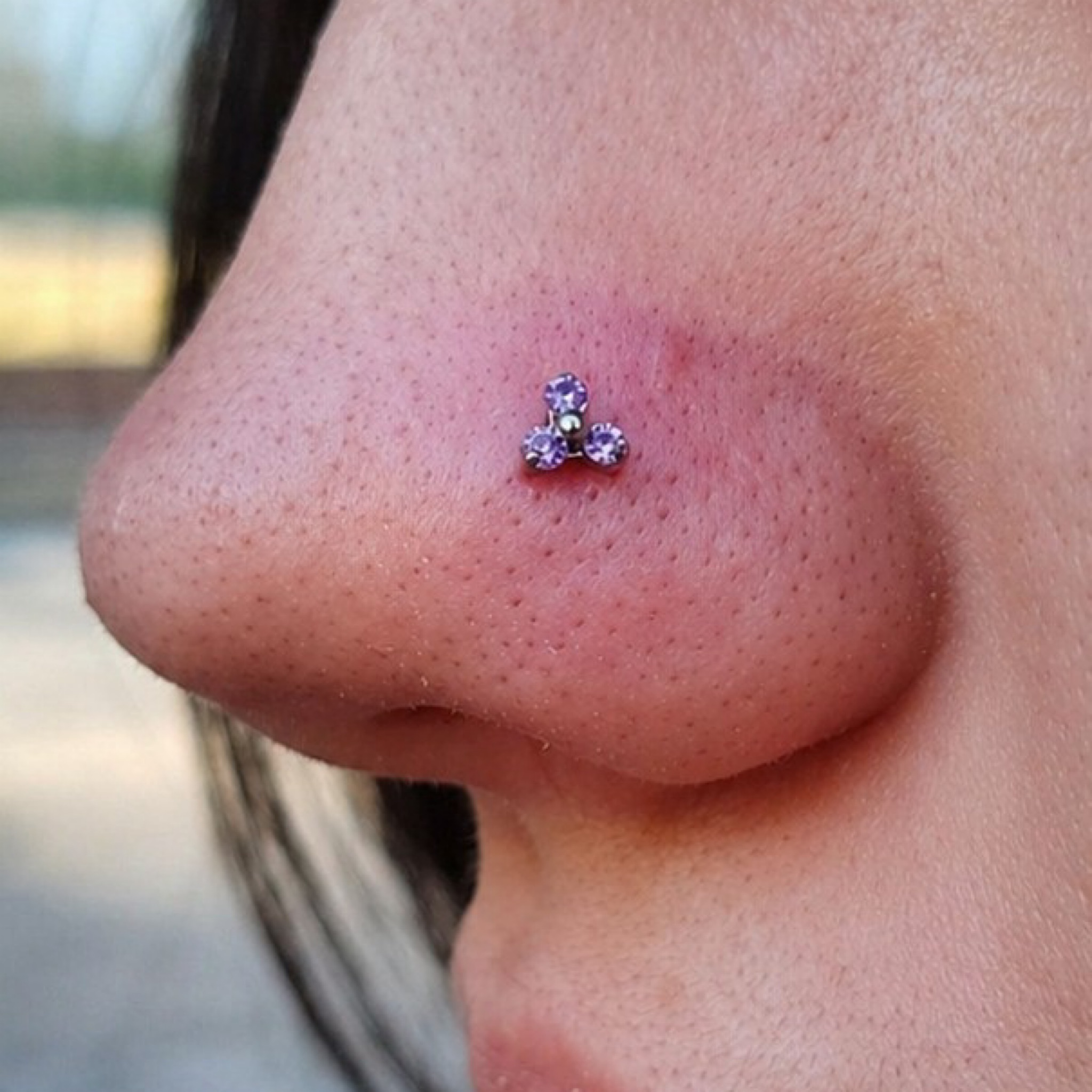 Perforación con trinity cristales violeta 4mm TITANIO prof