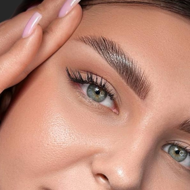 Laminace obočí + barvení řas