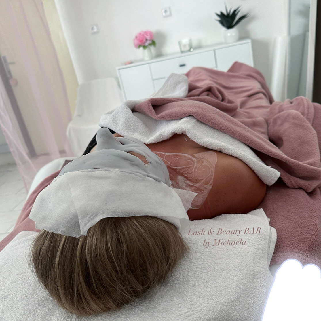 Kosmetika + doplnění řas ☀︎