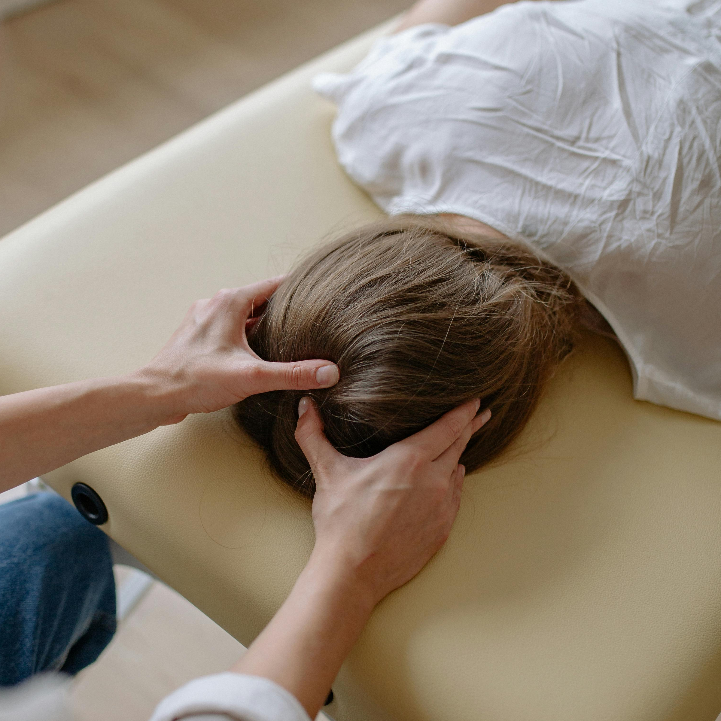 Antimigrénová masáž