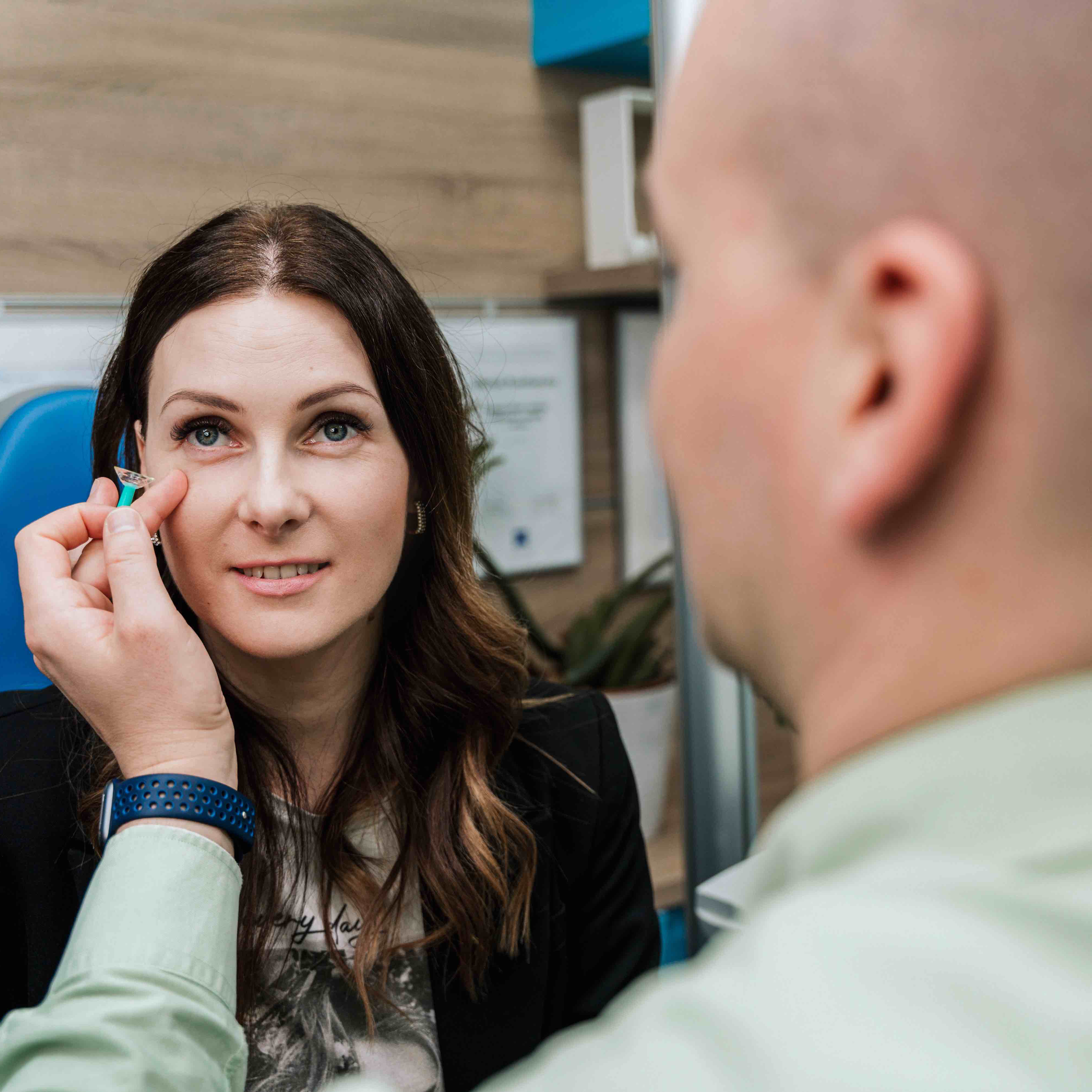 Aplikácia tvrdých kontaktných šošoviek