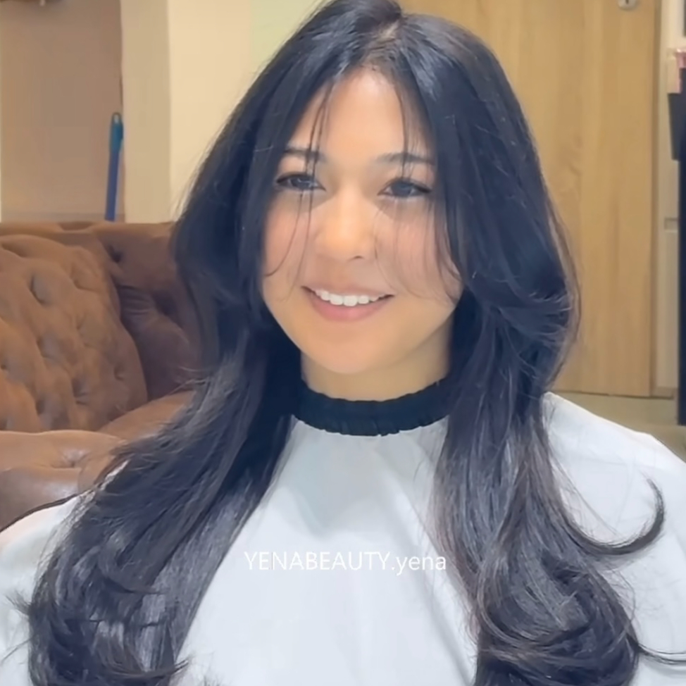 Haircut(Woman)director/ Dámský střih