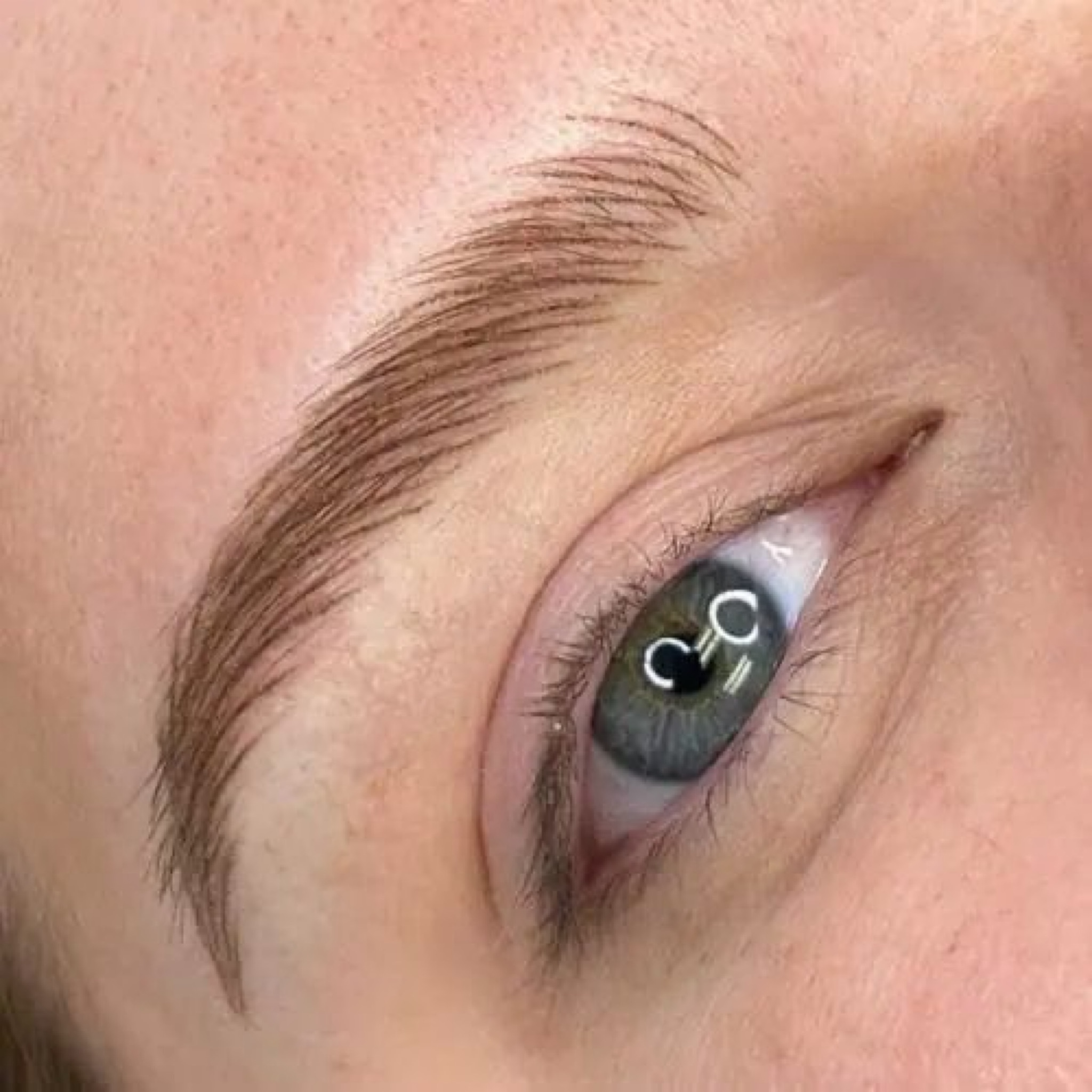 Vláskování obočí (Microblading)