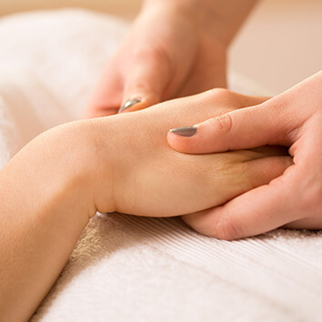 Beauté des mains (gommage, crème)