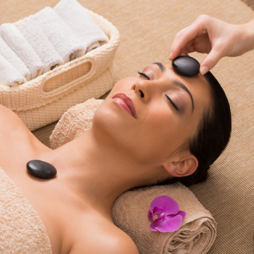 Lávové kameny, masáž obličeje