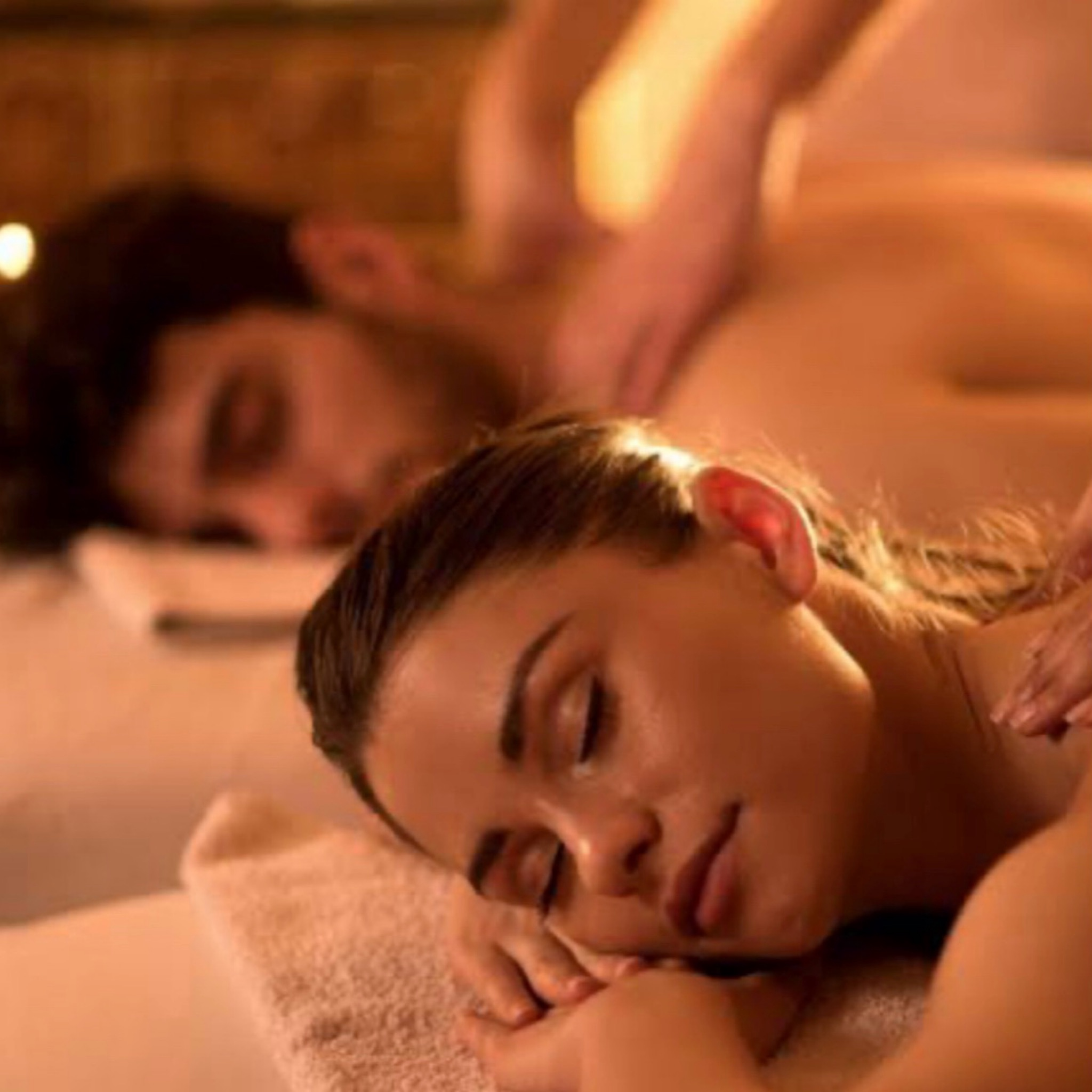 Couple Masáž / 2 masérky – Společný relaxační zážitek-90 minut