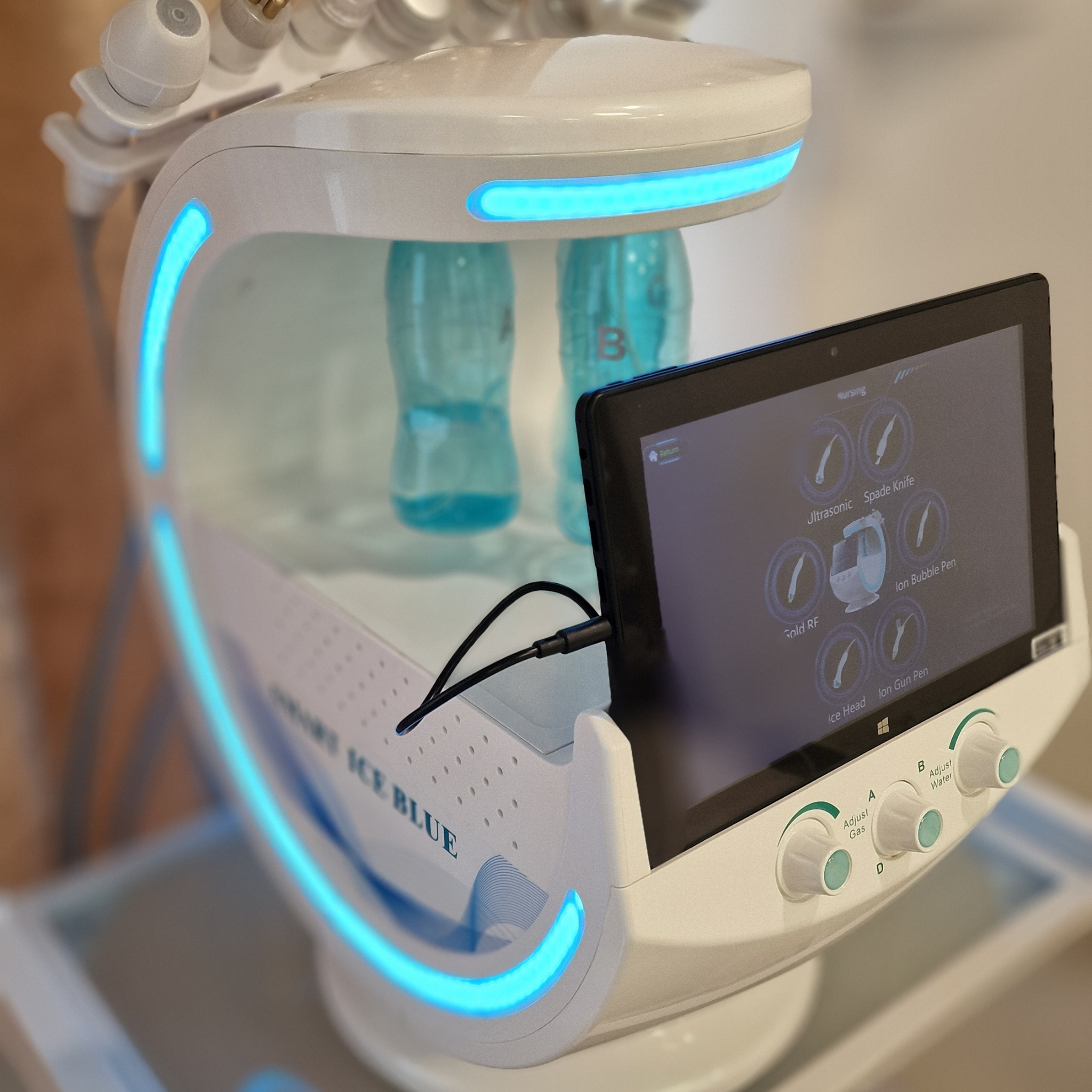 Hydrabeauty facial ( čistenie pleti + regenerácia zlatou RF +ap