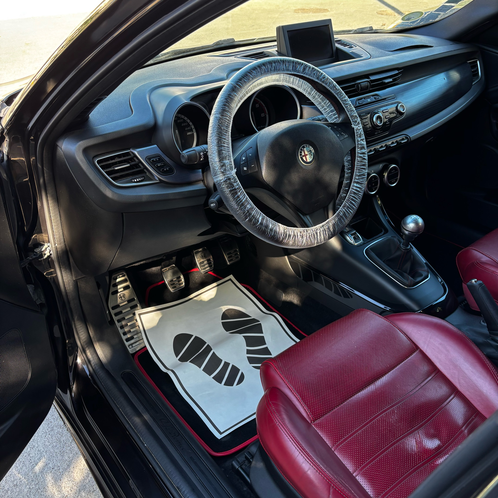Lavage intérieur berline ( Classe A , Audi A3 , Megane 4 ...)