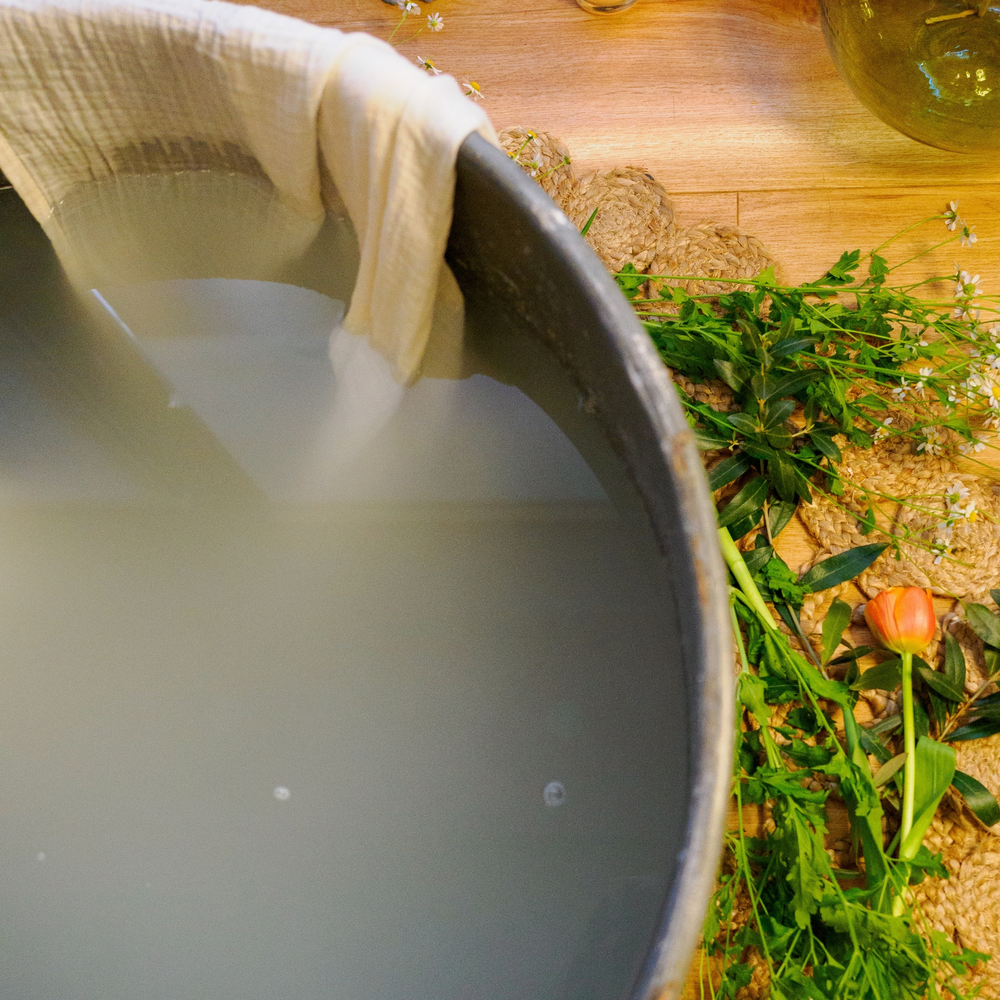 Bain enveloppé nouveau-né fleuri aux Ursulines