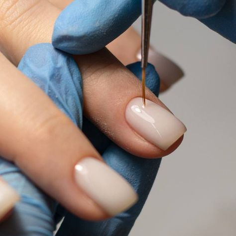 Gel sur ongles naturels