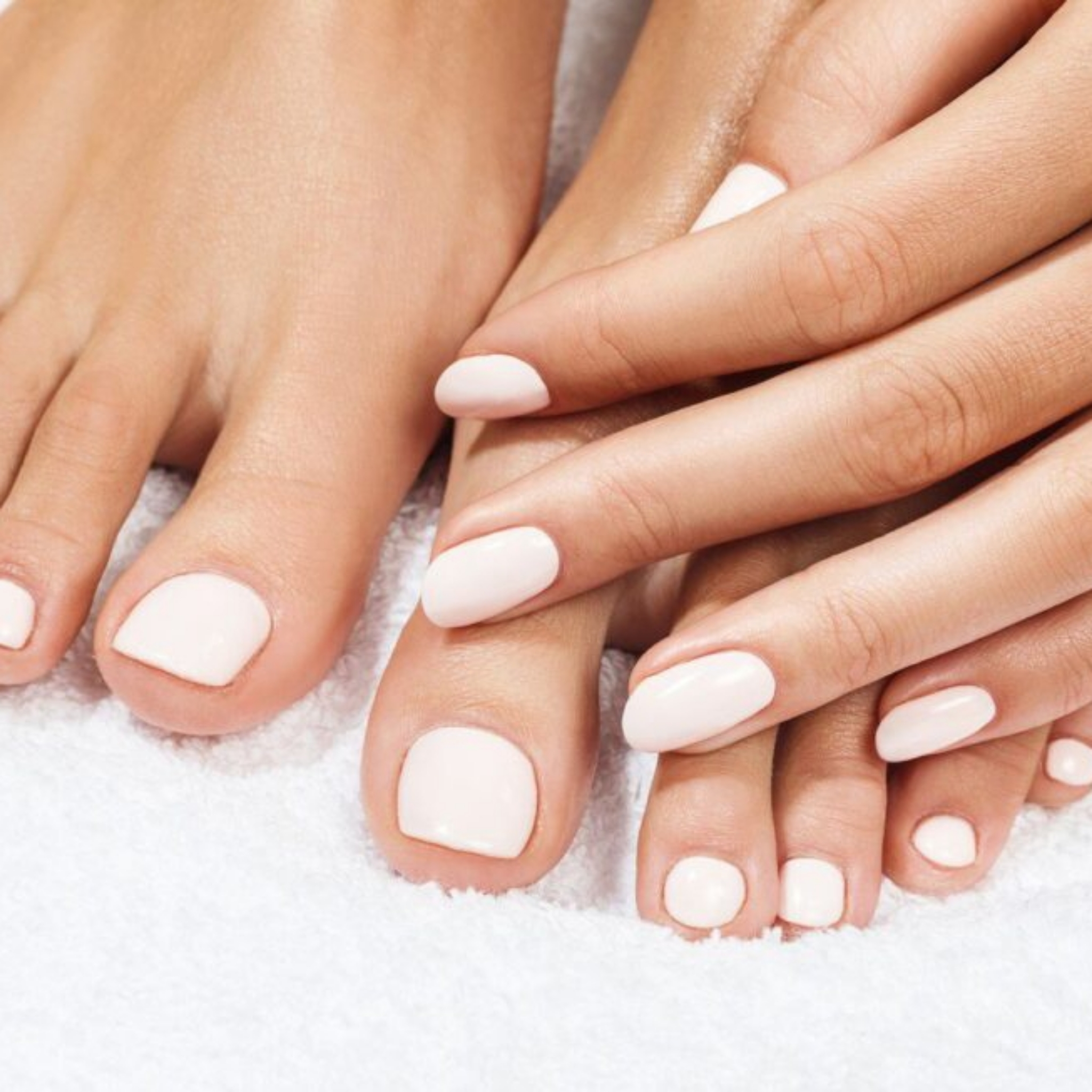 Semipermanente Rinf Mani + Pedicure E + Semipermanente Piedi