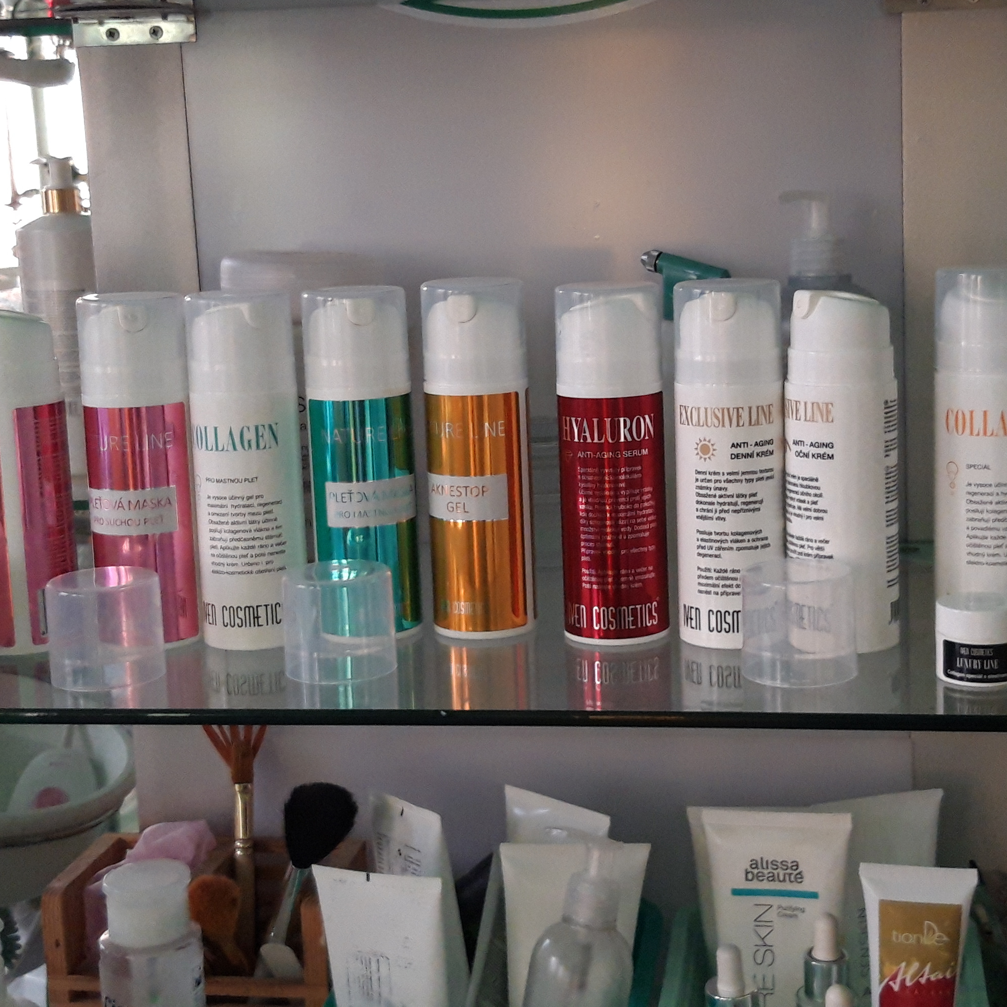 Kosmetické ošetření s Iven Cosmetics s kys.hyaluron a kolagenem