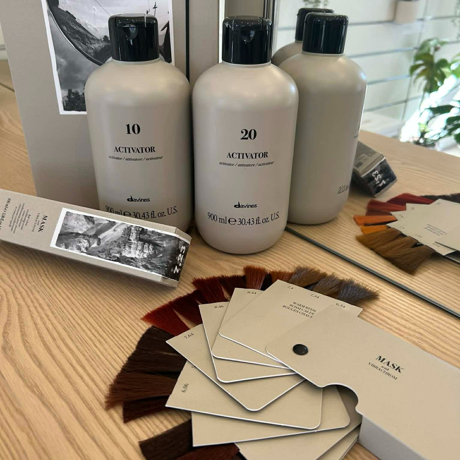 Barvení polodlouhé vlasy