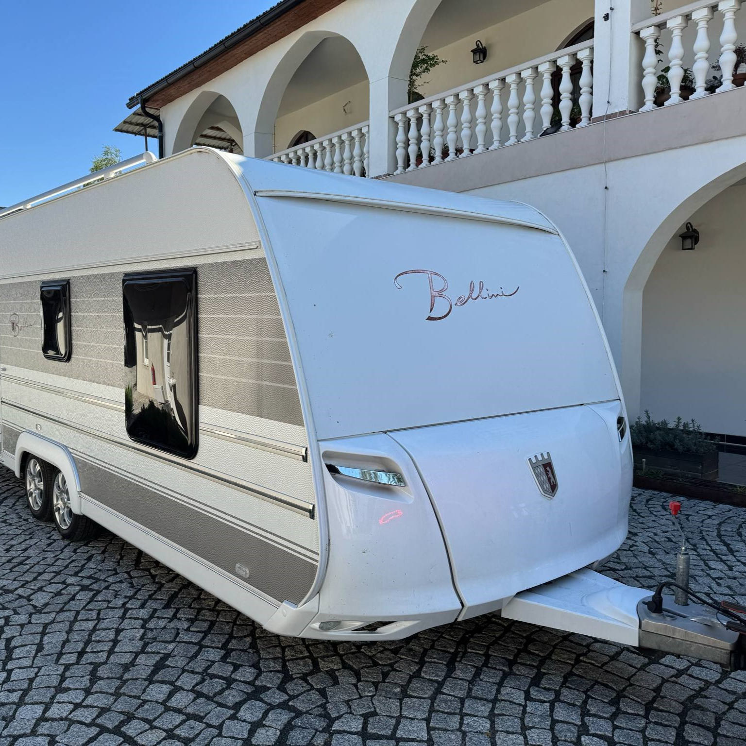 Zapůjčení Dvouosého karavanu