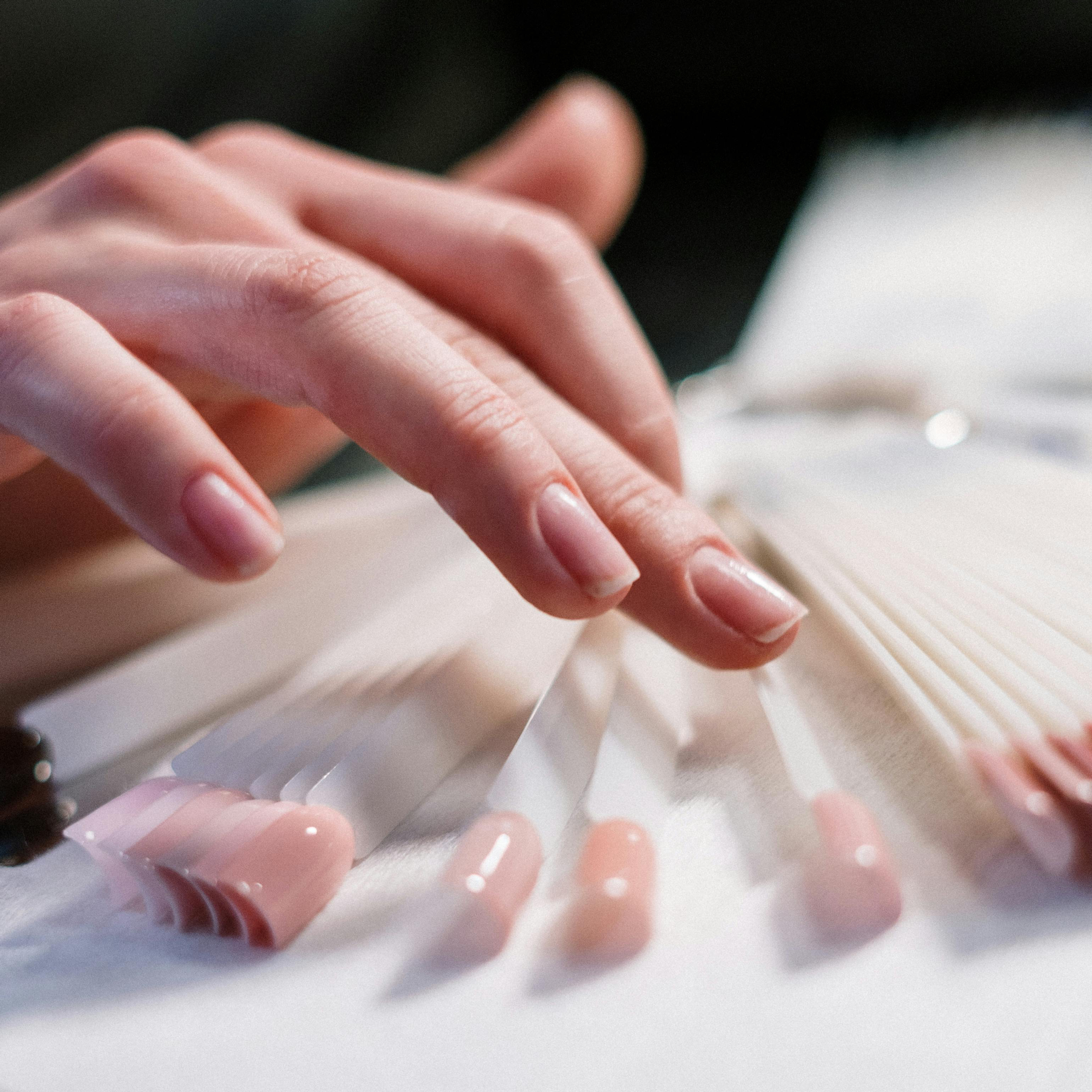 Pose d'ongle