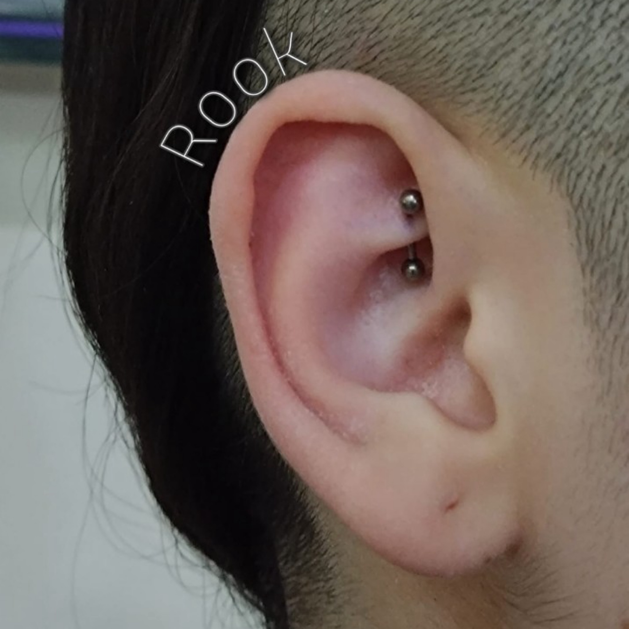 Perforación de Rook con TITANIO profesional