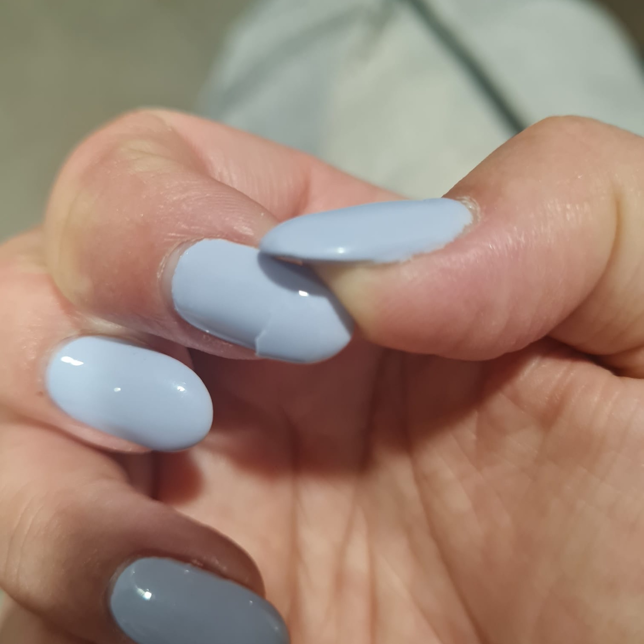 Até 2 unhas partidas