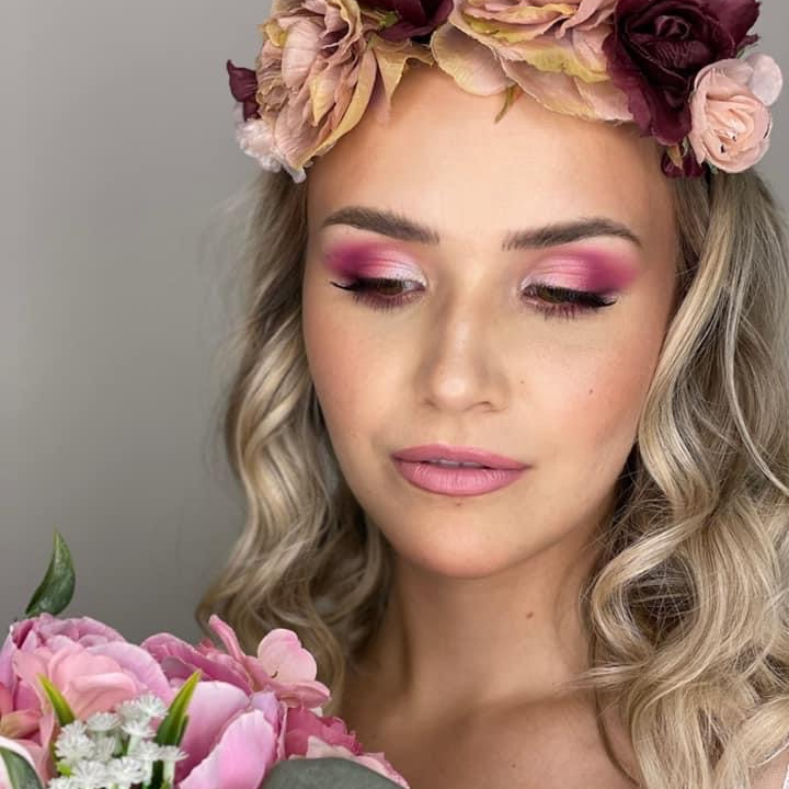 Líčení a účes pro studentky