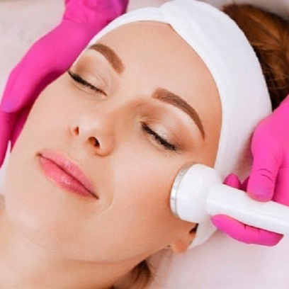 Intenzivní ošetření obličeje+dekolt(90min)