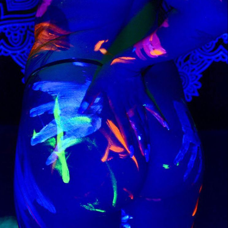 Neon Skin - Body to body 60 min