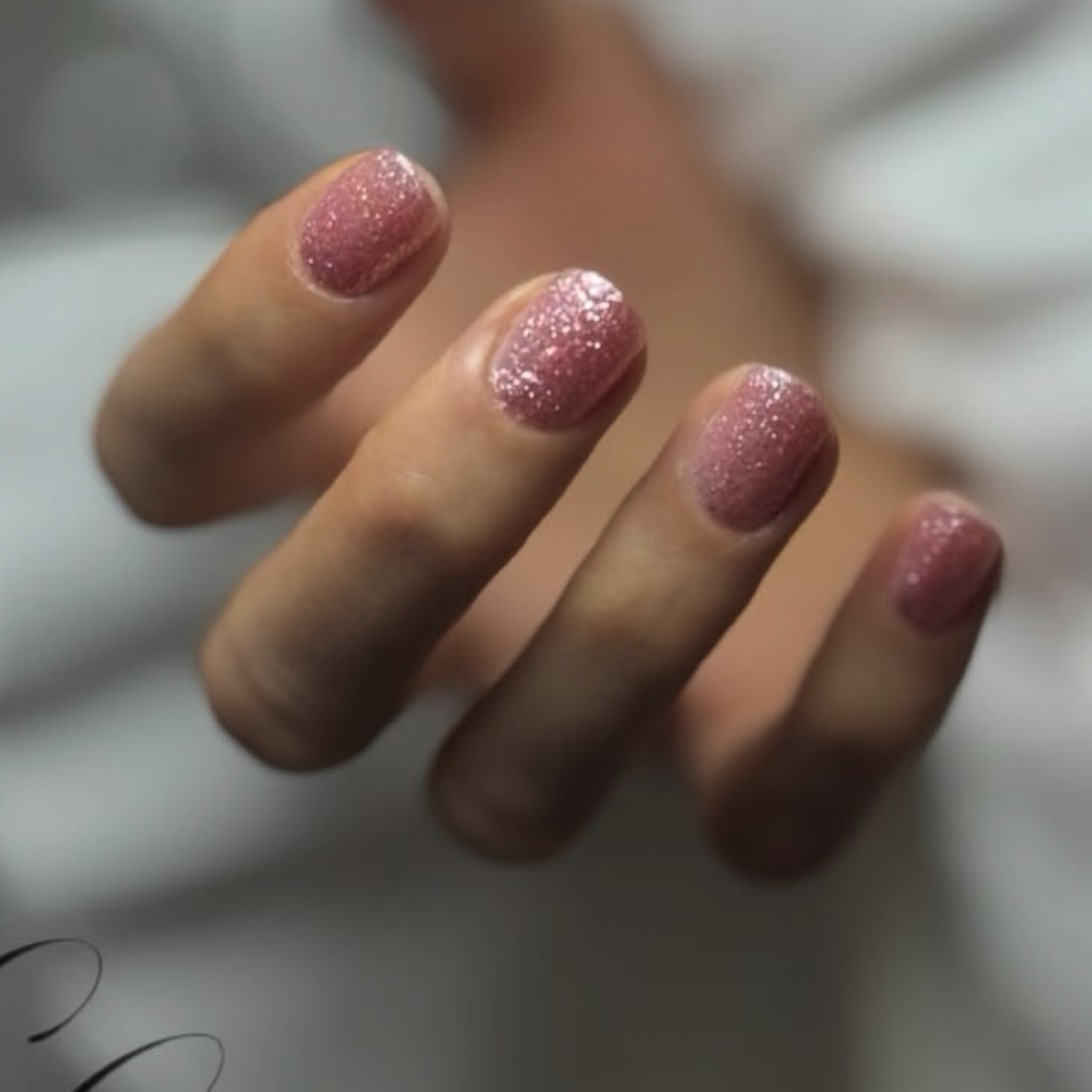 Nová nehtová modeláž vel. S (zdobení není v ceně)