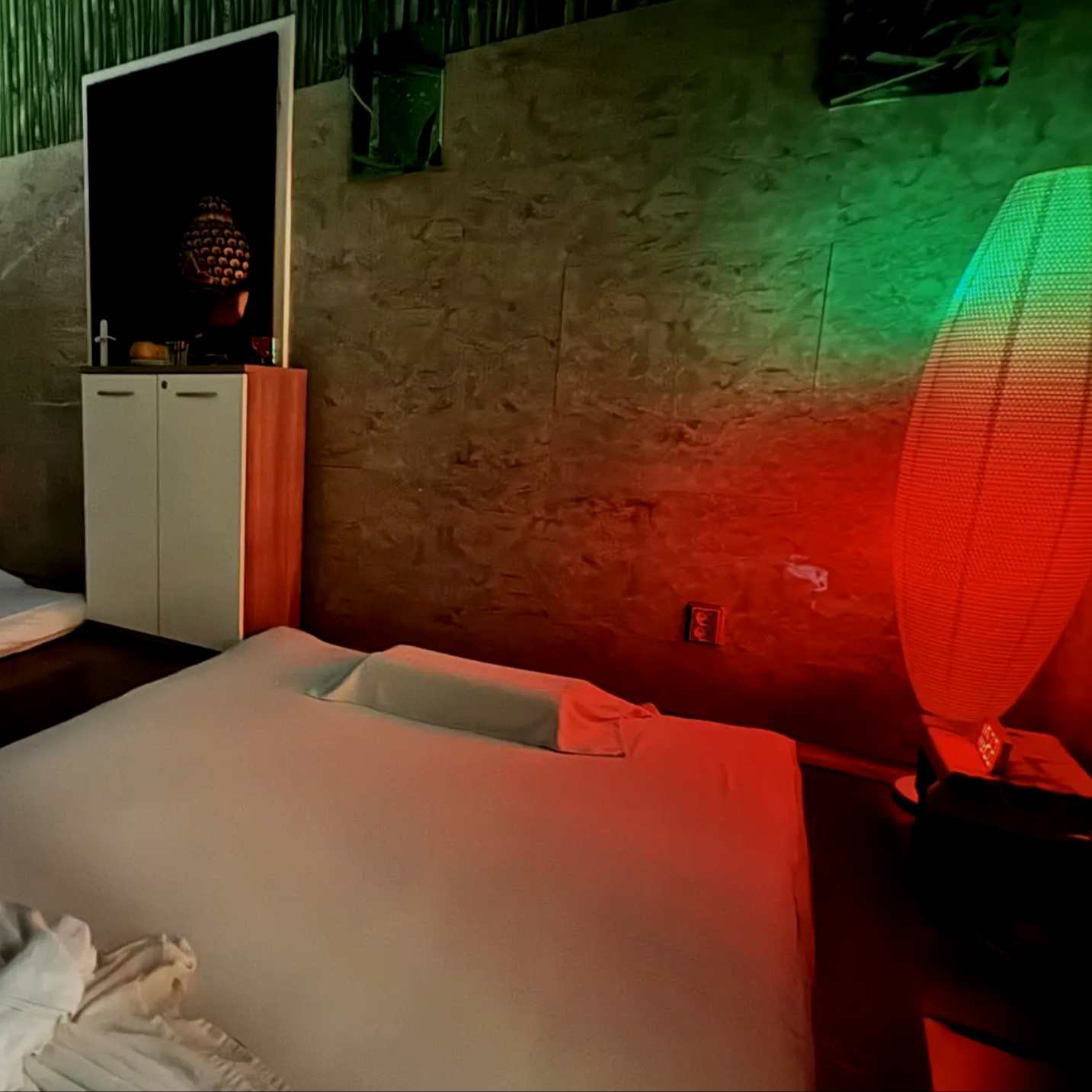 Thajská masáž v délce 90 minut (Combi, Thai, Relax oil)