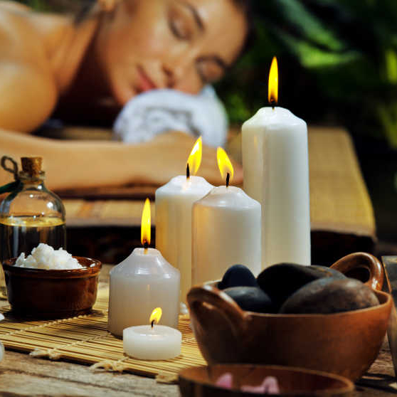 Massagem Relaxante com Pedras Quentes - Técnicas Ayurvedicas