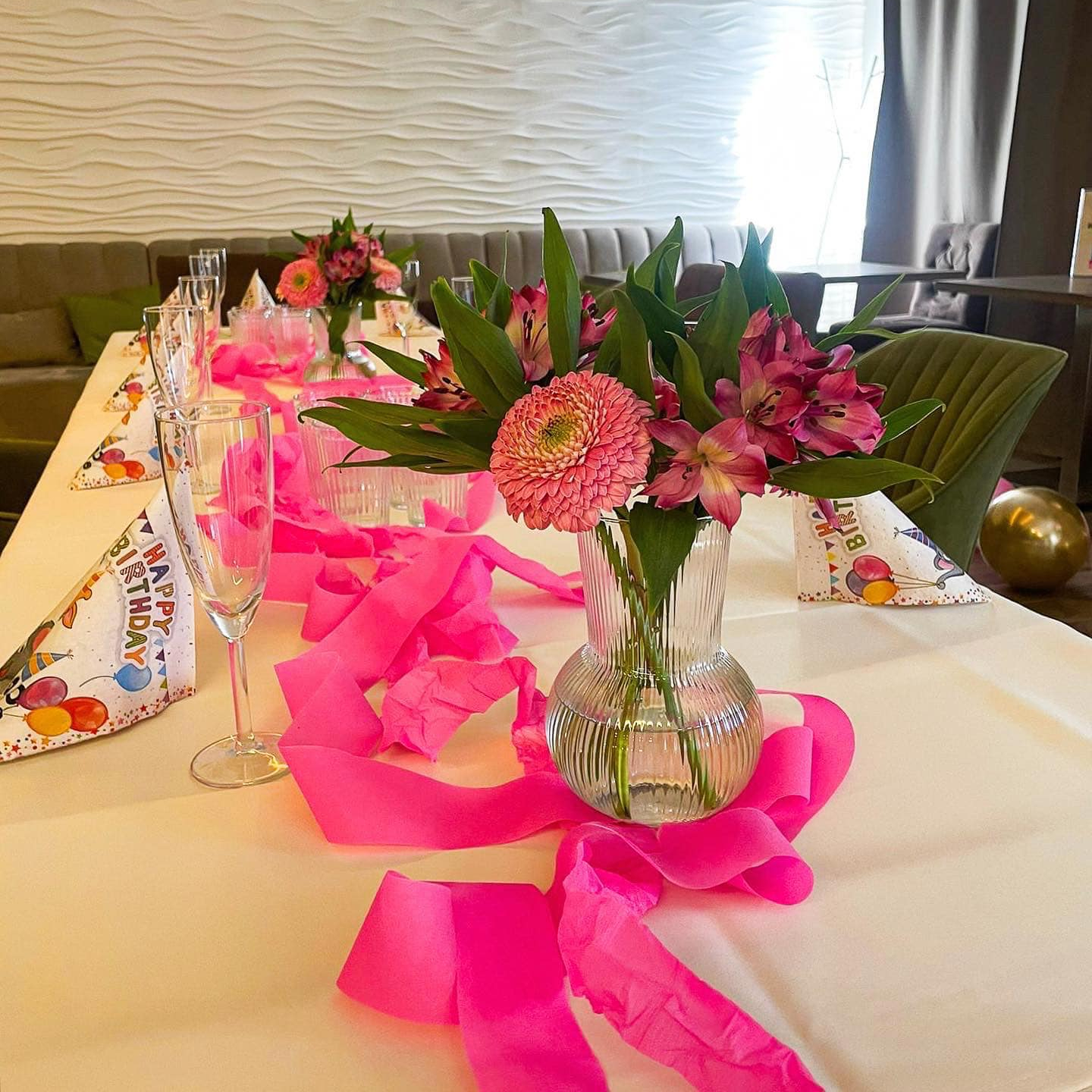 Oslava s cateringom od Foodmaniak v trvaní 4 hodiny (možnosť pre