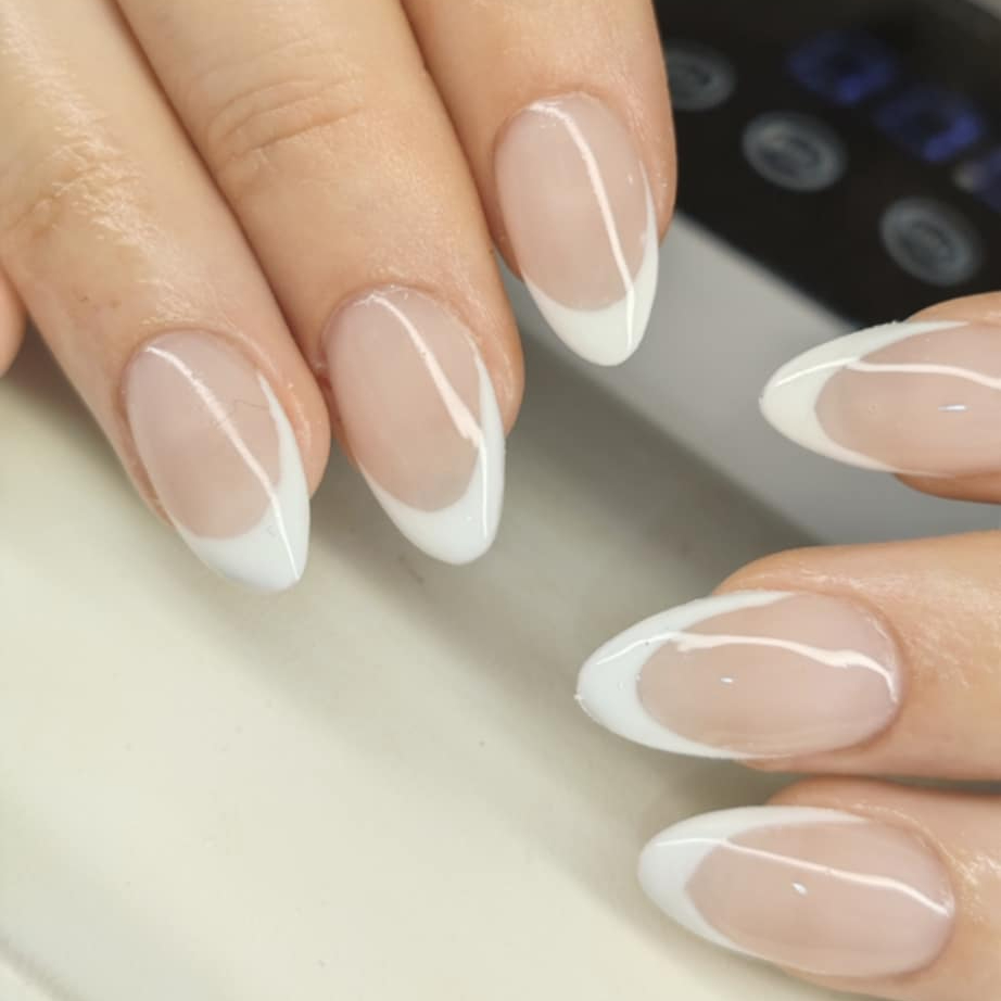 NAIL 1 French ou 2 couleurs 55€