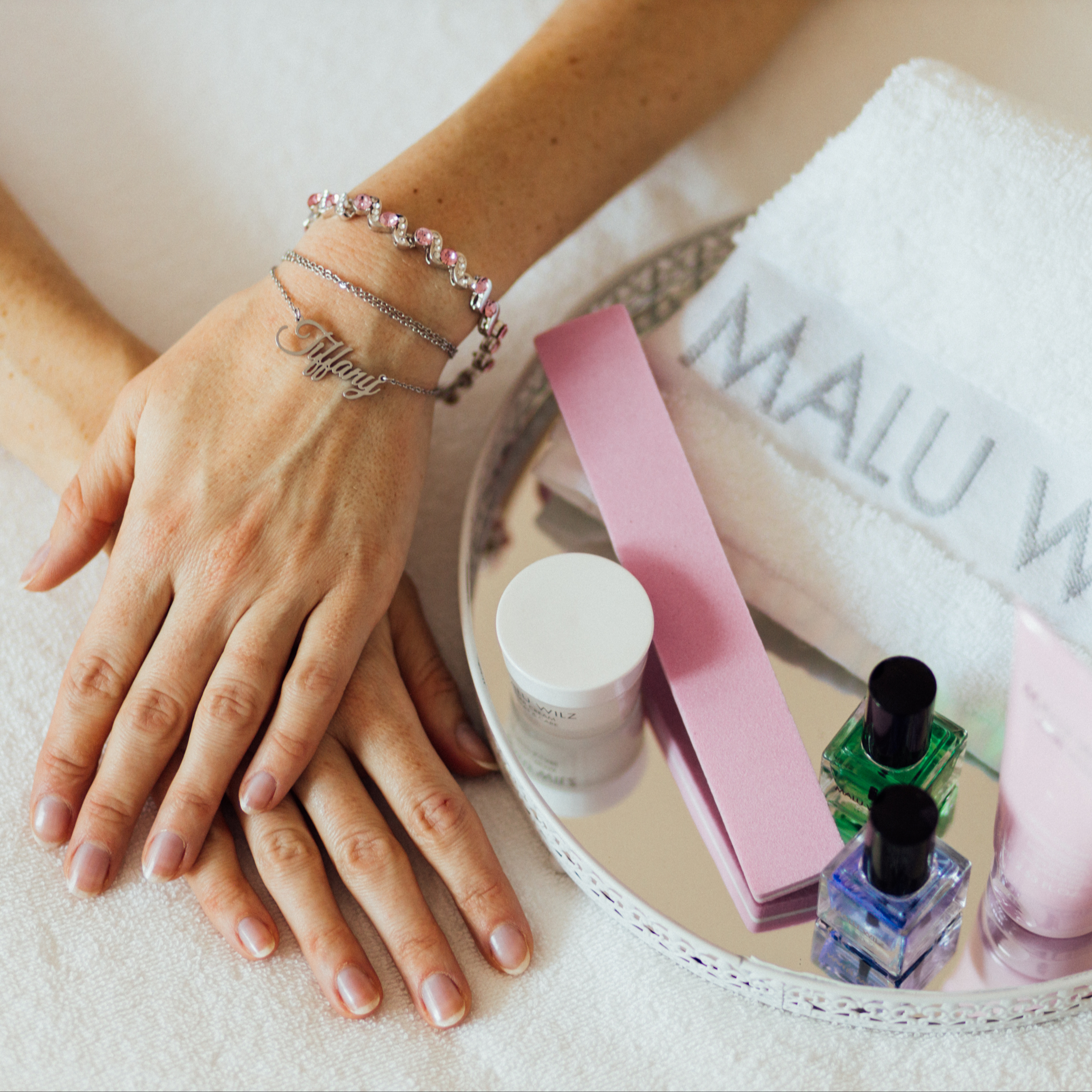 MANIKÚRA (60 -90min.)