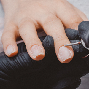 Dépose semi-permanent mains