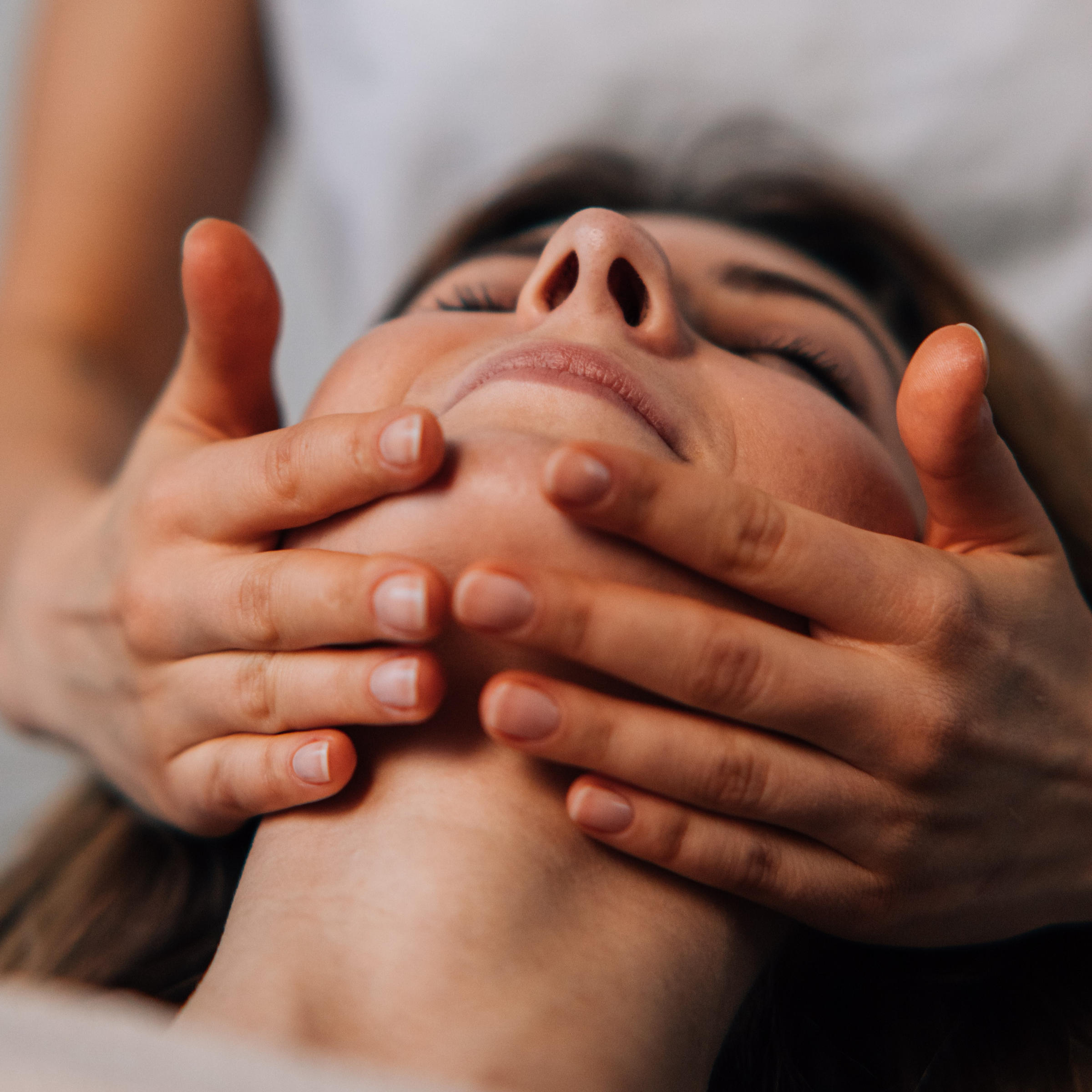 Skulpturálně bukální (hloubková) masáž obličeje 50 min.