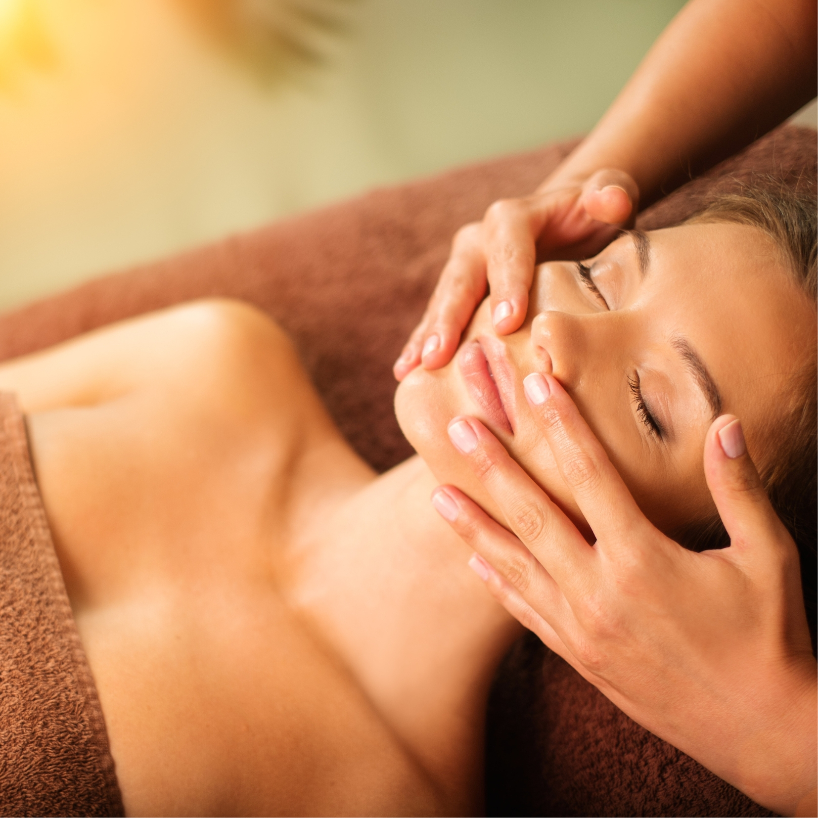 Relaxační masáž obličeje a dekoltu