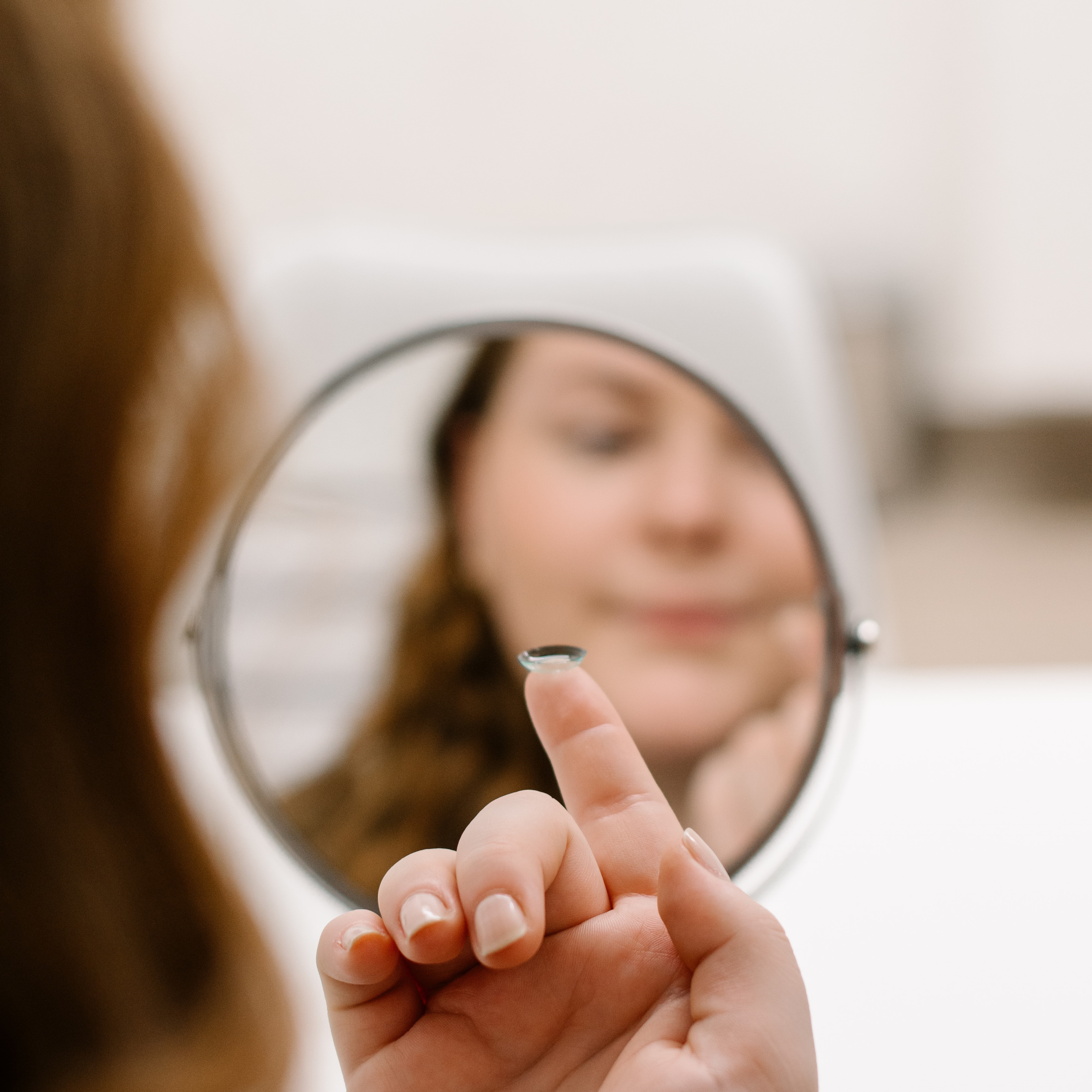 Aplikace kontaktních čoček