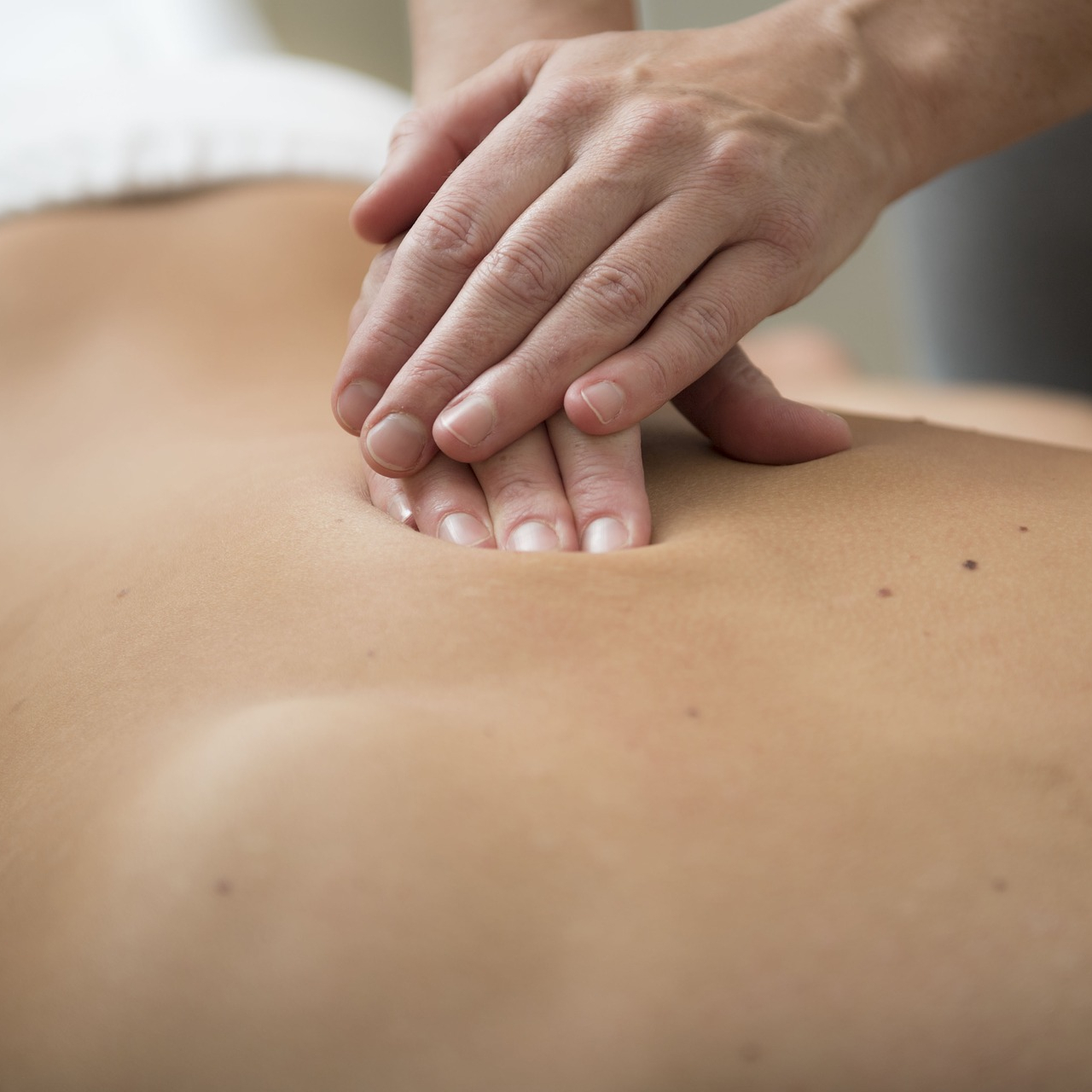 Masáž zad a šíje - 45 min.