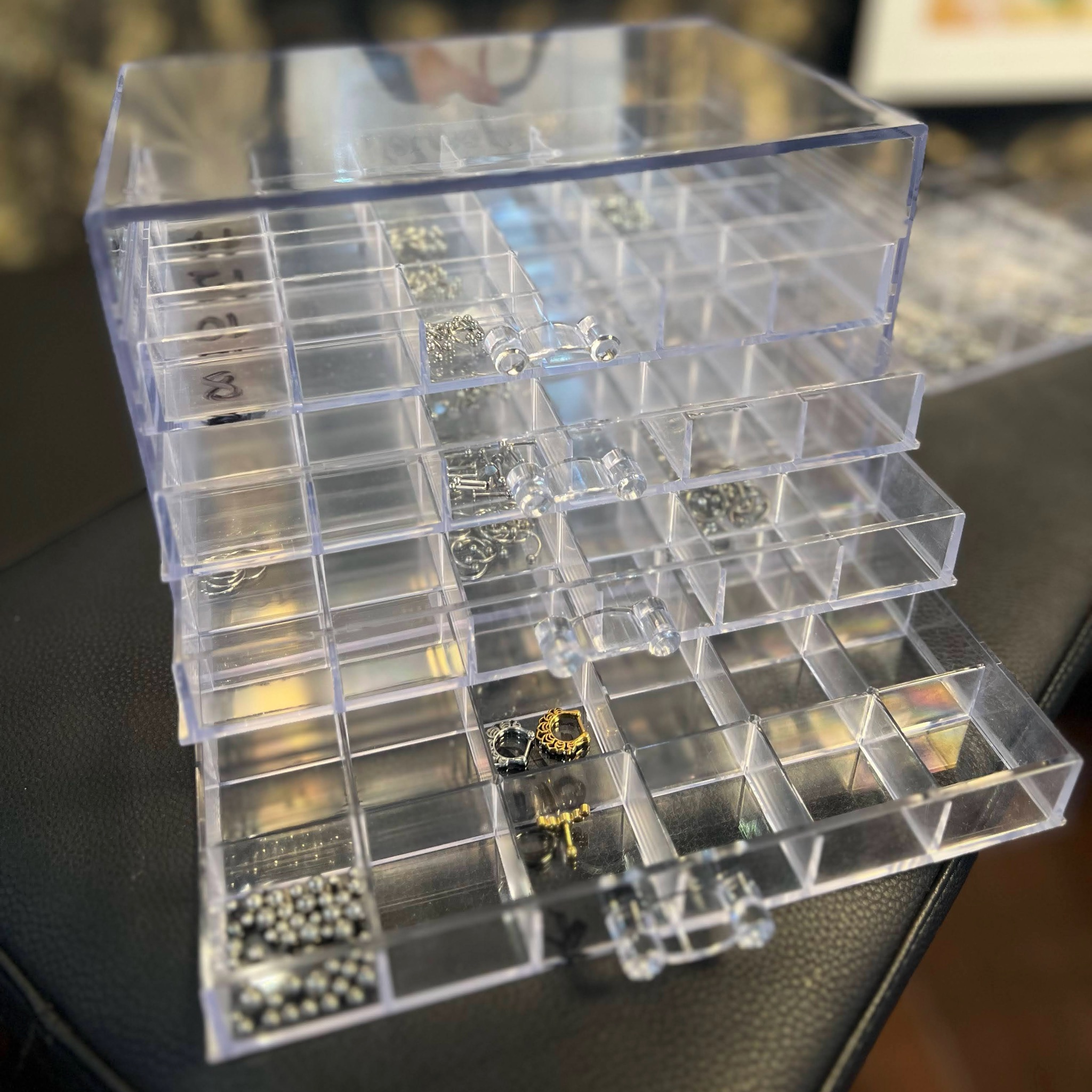 Výměna šperků / Change jewelry