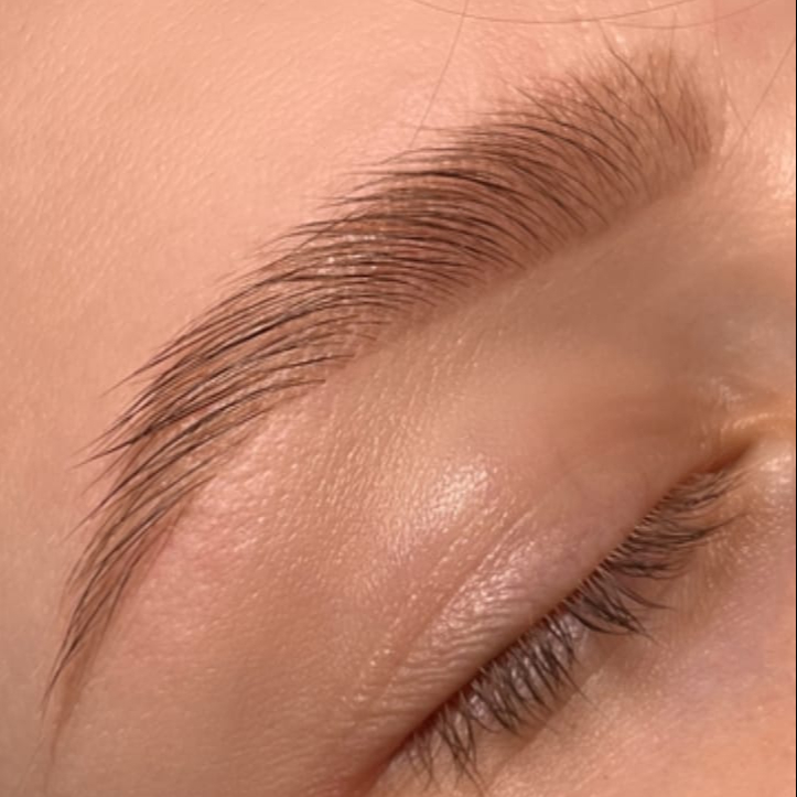 Barvení a úprava obočí