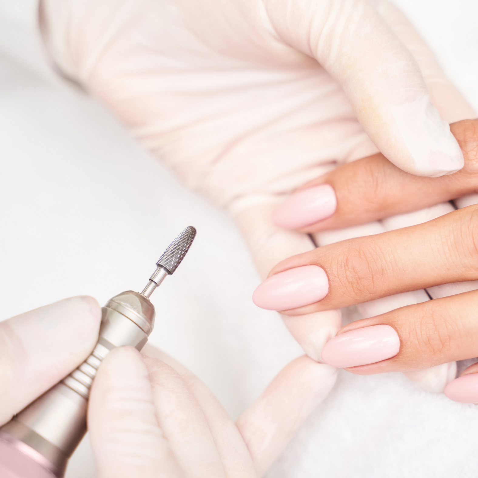 Odstránenie gélov. nechtov, CND shellac, gél laku + manikúra 36€