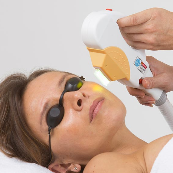 Photo-rajeunissement visage et cou