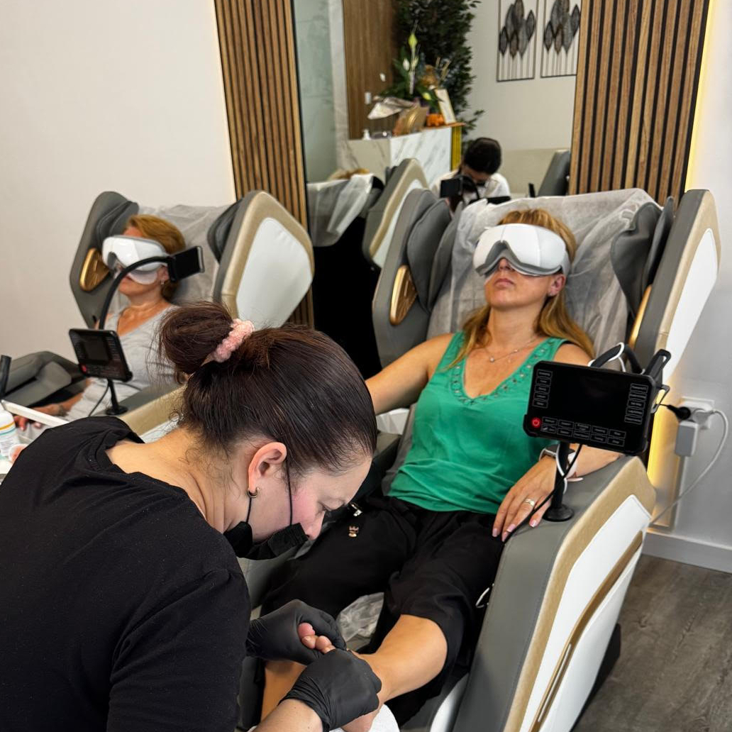 NOVEDAD. Pedicura Spa completa con semi