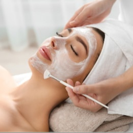 Kompletní kosmetické ošetření pleti +úprava obočí 70min.