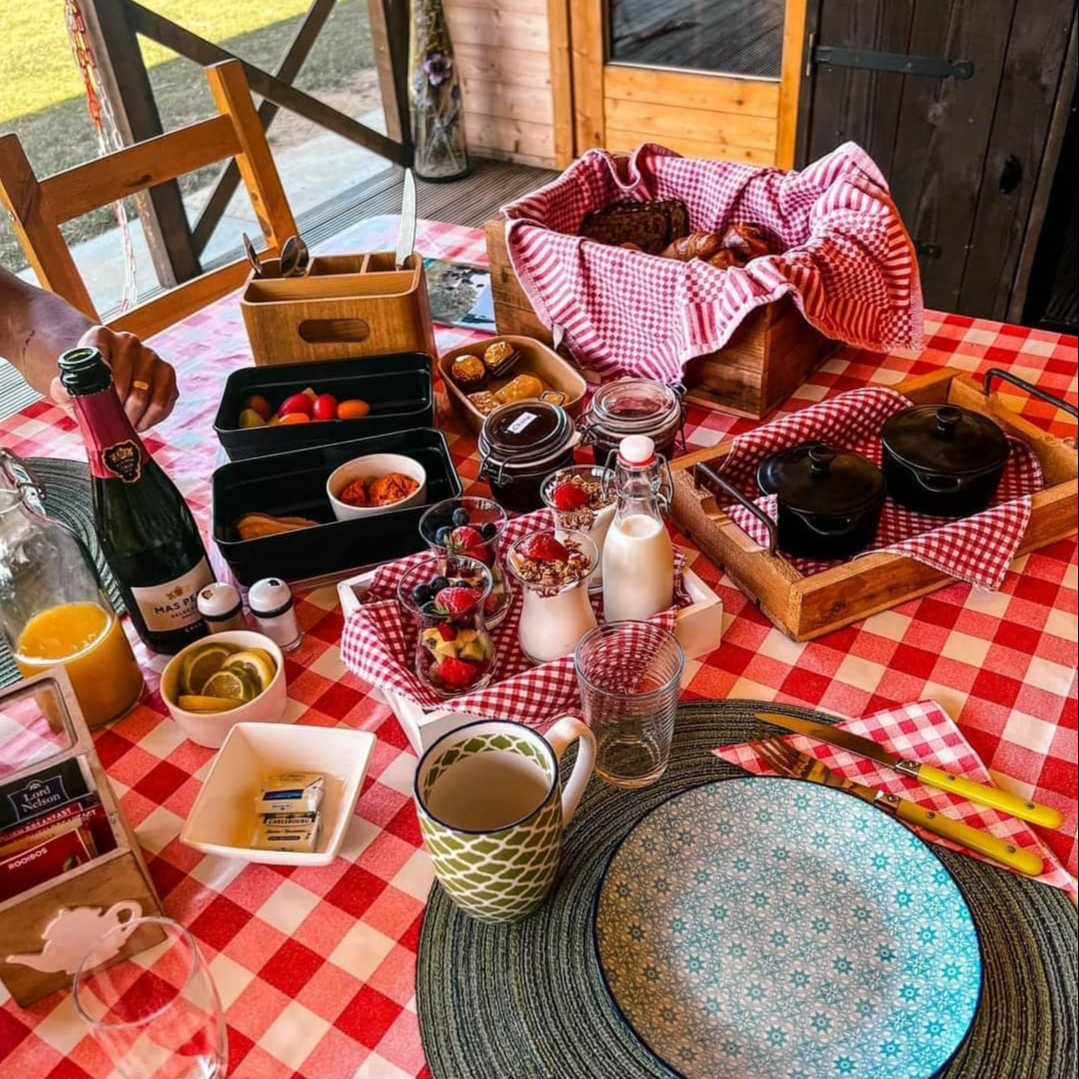 luxe ontbijt ( max 12 personen)