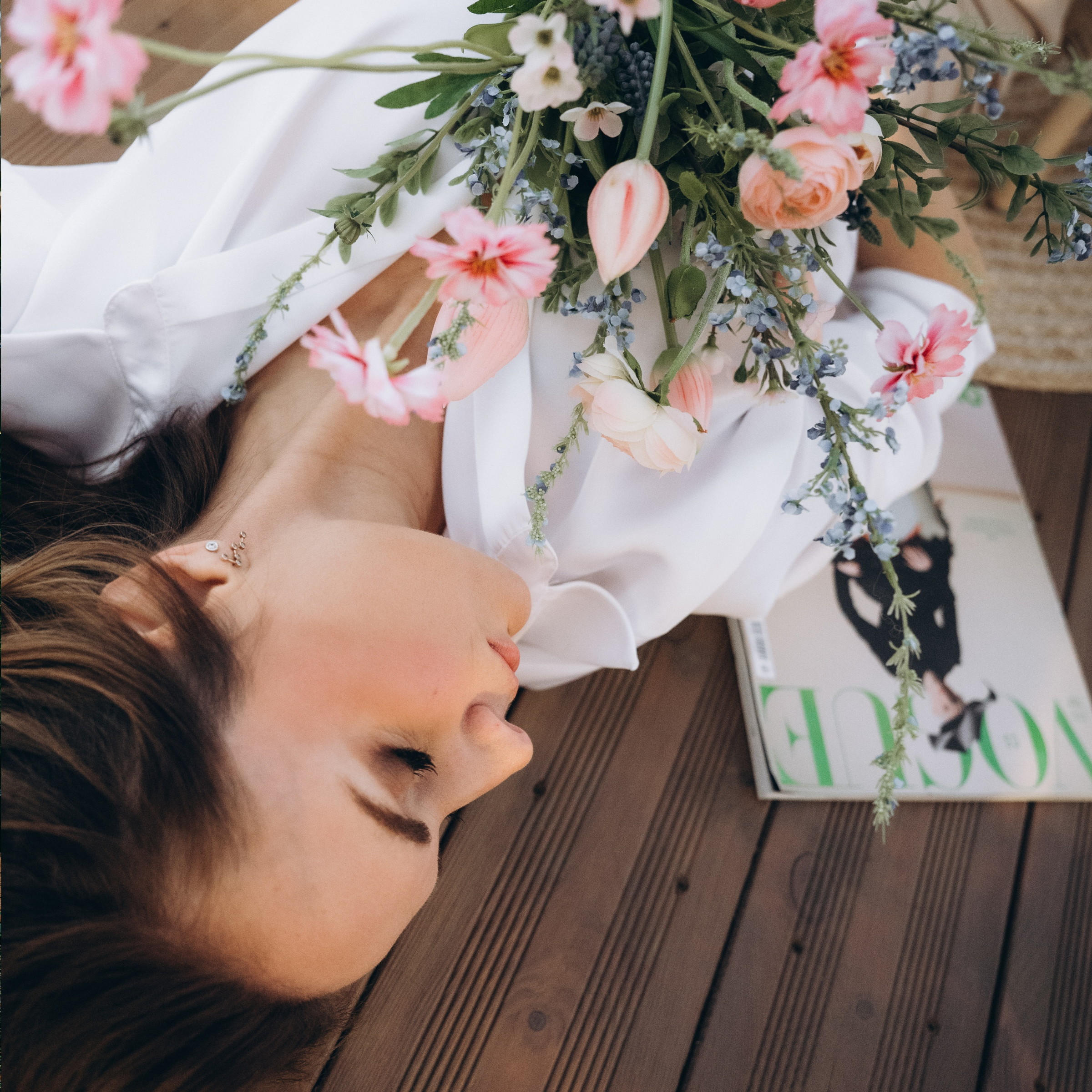 Jarní focení + fotomake up + lehký styling vlasů (4000 Kč)