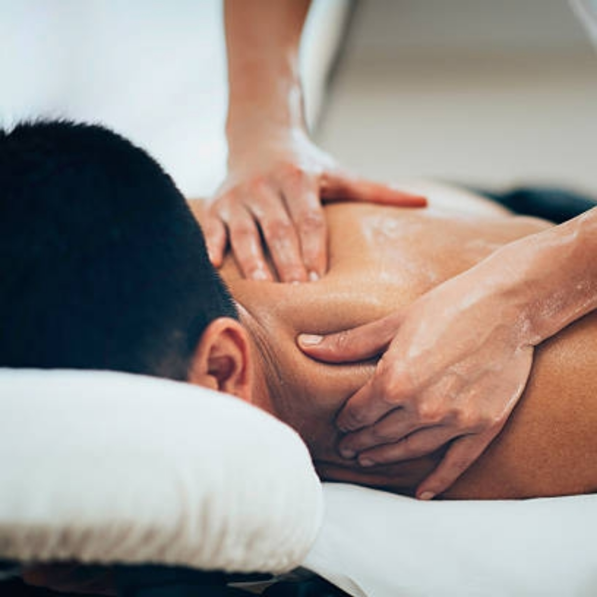 Masaje Espalda y Cuello/Express Back & Neck Massage