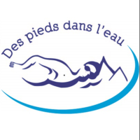 Des pieds dans l'eau
